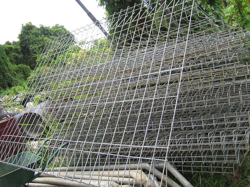 電焊建筑網(wǎng)片在護(hù)欄防護(hù)中的優(yōu)勢(shì)